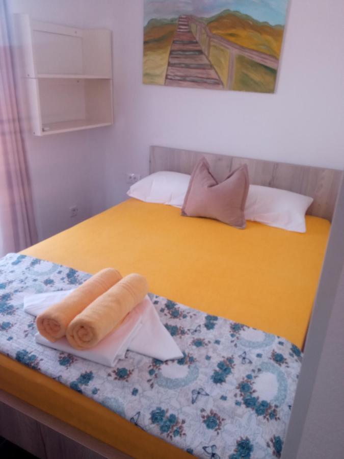 Guest House Inara เนอุม ภายนอก รูปภาพ