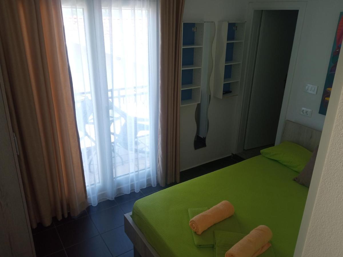 Guest House Inara เนอุม ภายนอก รูปภาพ