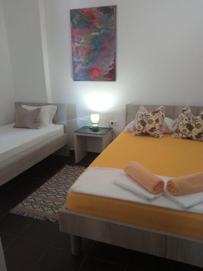 Guest House Inara เนอุม ภายนอก รูปภาพ